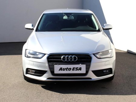 Audi A4, 2011 - pohled č. 2