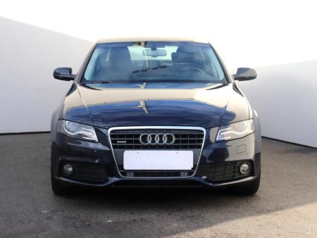 Audi A4, 2010 - pohled č. 2