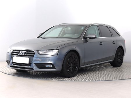 Audi A4, 2013 - pohled č. 3