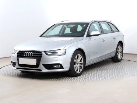 Audi A4, 2012 - pohled č. 3