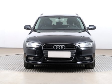 Audi A4, 2012 - pohled č. 2