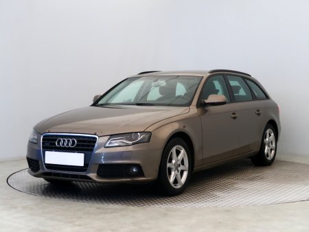 Audi A4, 2010 - pohled č. 3