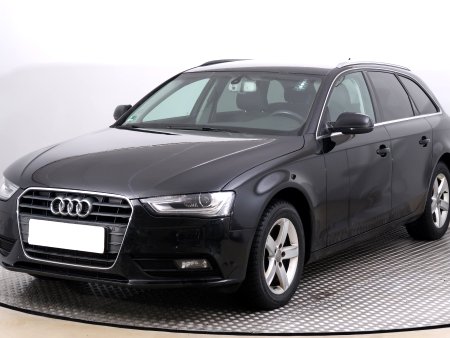 Audi A4, 2012 - pohled č. 3