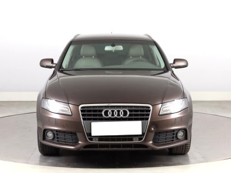 Audi A4, 2011 - pohled č. 2