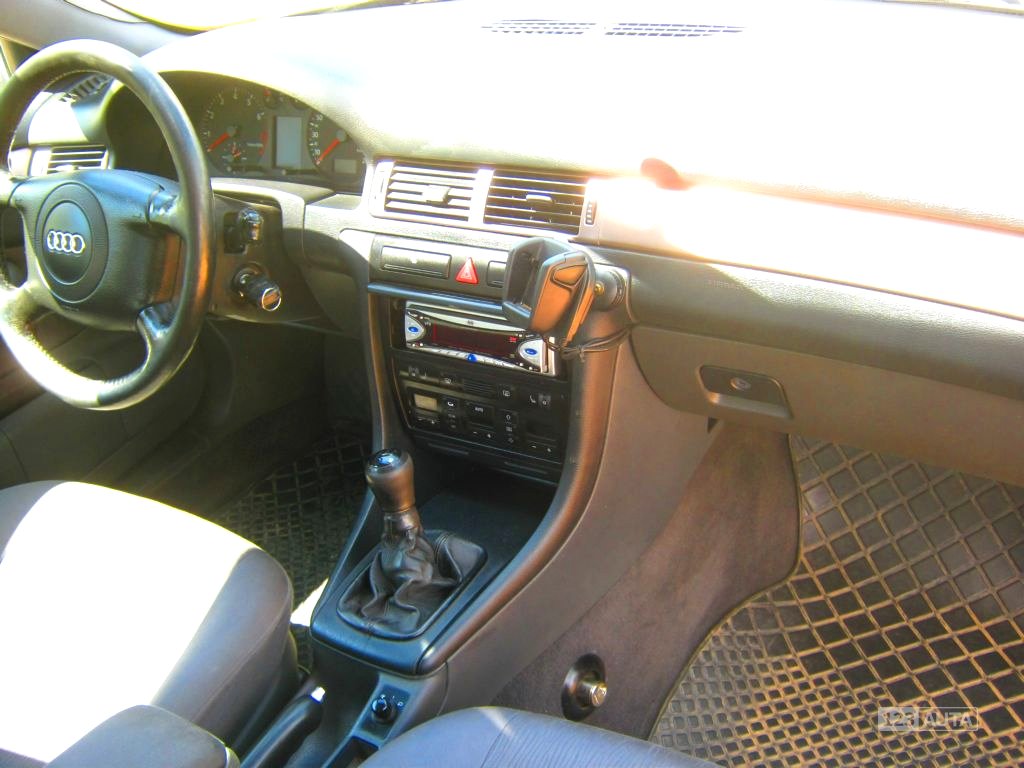 Audi A6 Allroad, 1998 - pohled č. 13