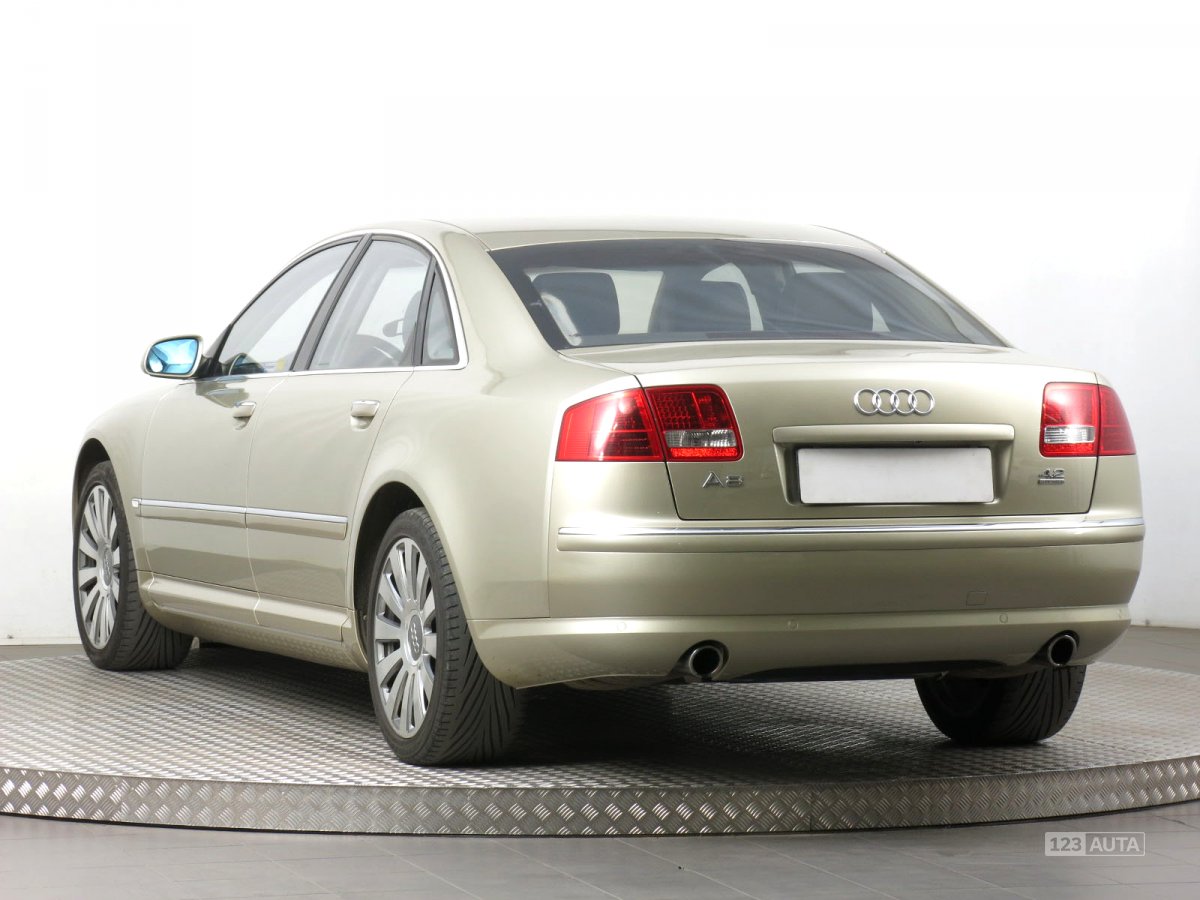 Audi A8, 2004 - pohled č. 5