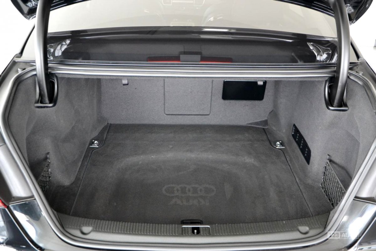 Audi A8, 2016 - pohled č. 6