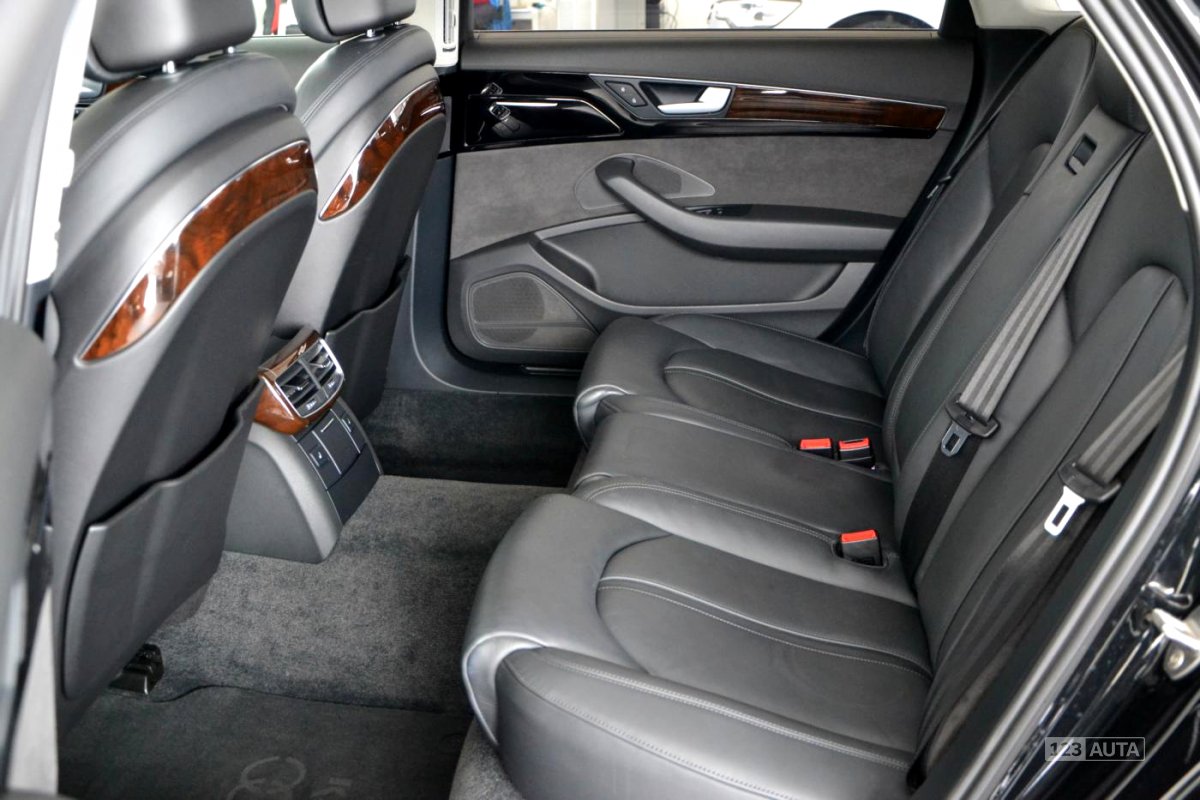 Audi A8, 2016 - pohled č. 9