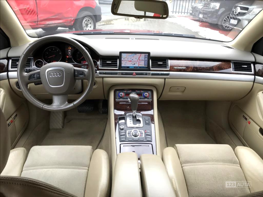 Audi A8, 2004 - pohled č. 9