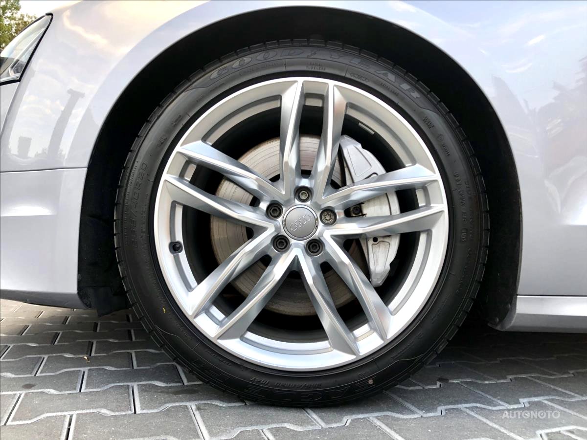 Audi A8, 2015 - pohled č. 9