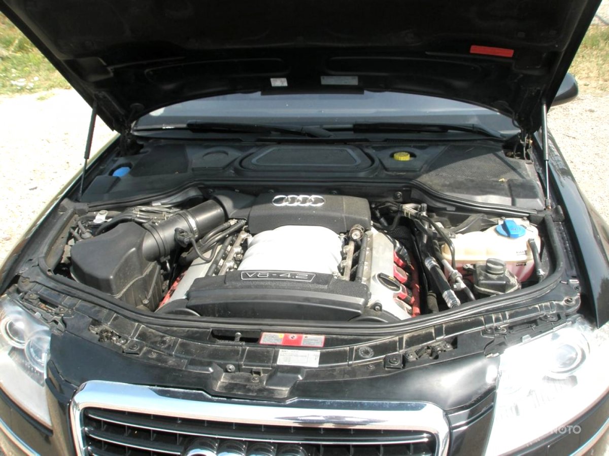 Audi A8, 2005 - pohled č. 6