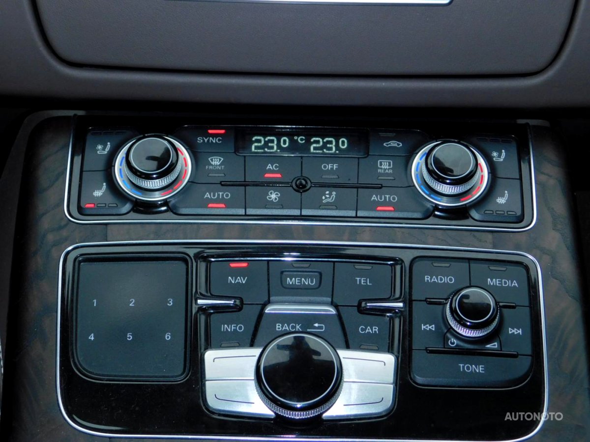 Audi A8, 2012 - pohled č. 10