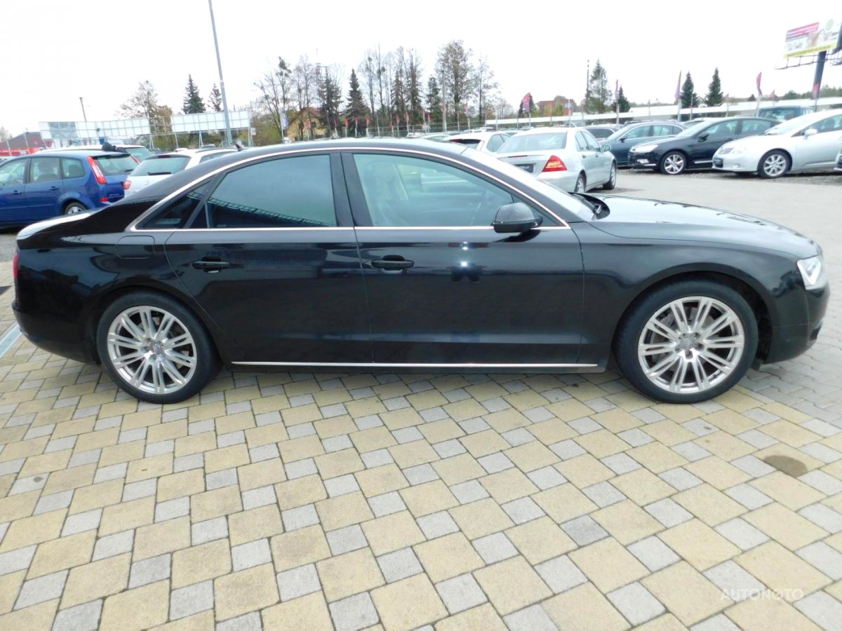 Audi A8, 2012 - pohled č. 3