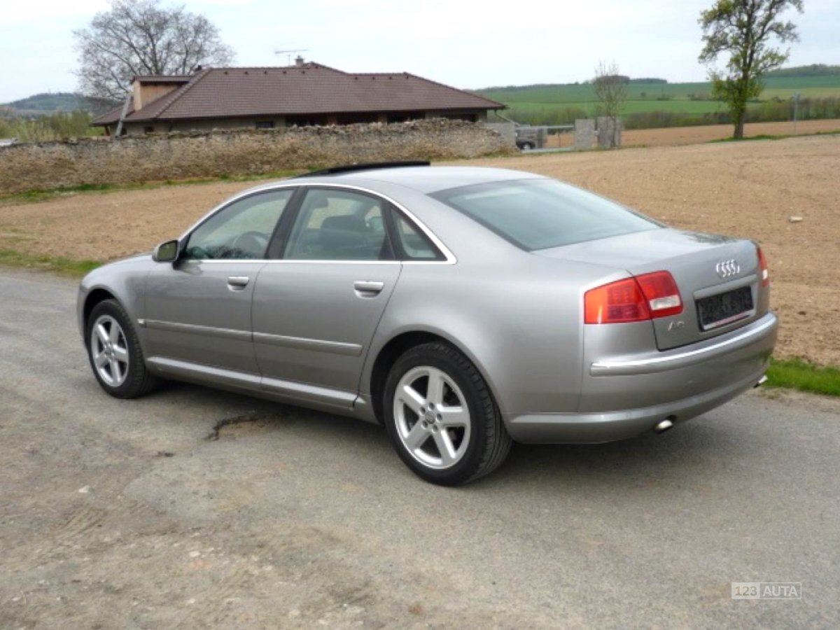 Audi A8, 2005 - pohled č. 6