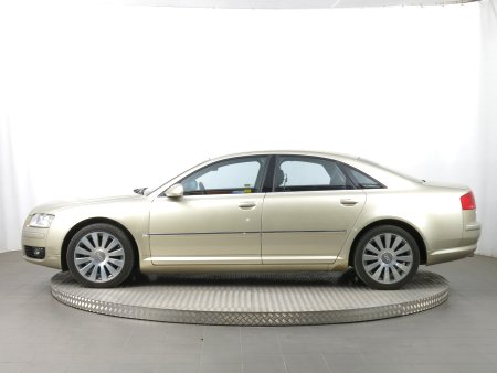 Audi A8, 2004 - pohled č. 4