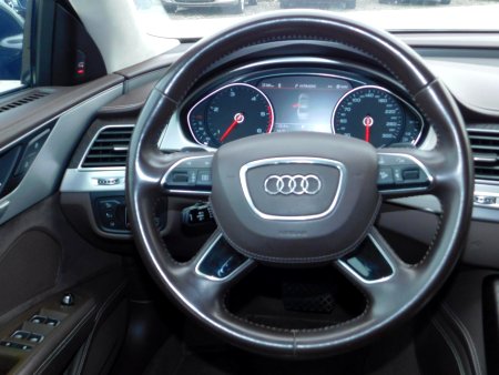 Audi A8, 2012 - pohled č. 8