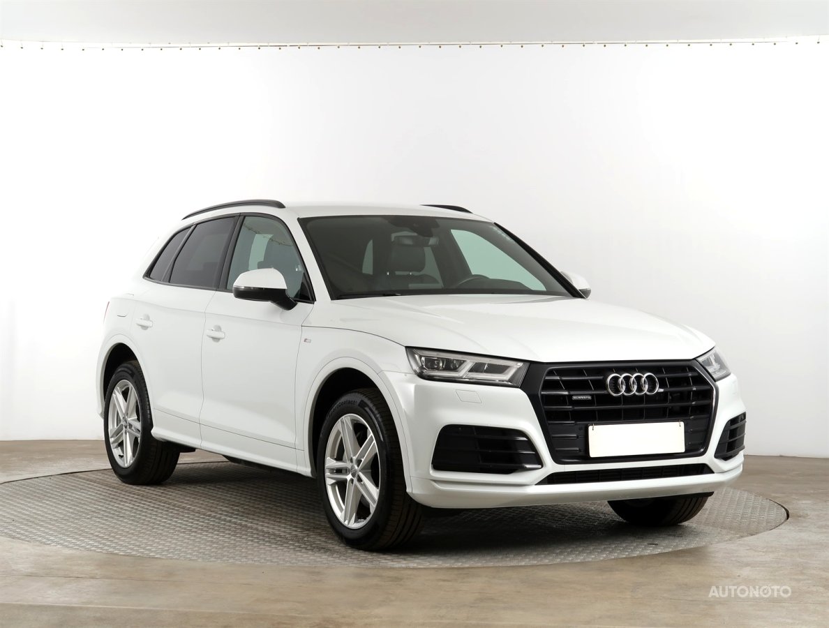 Audi Q5, 2020 - celkový pohled