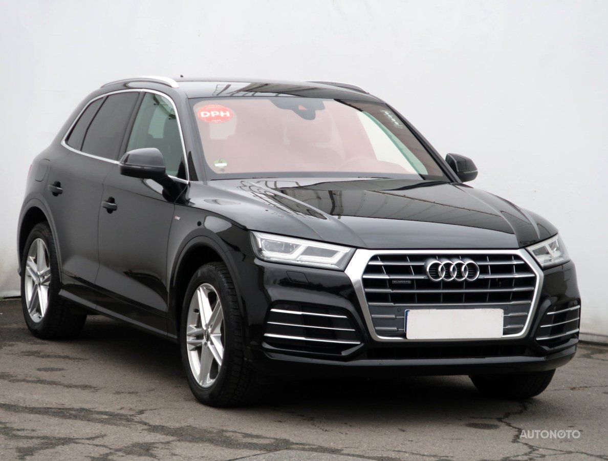 Audi Q5, 2020 - celkový pohled