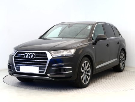 Audi Q7, 2018 - pohled č. 3