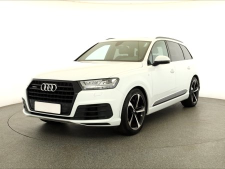 Audi Q7, 2019 - pohled č. 3