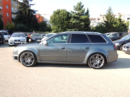 Audi RS4, 2008 - pohled č. 2