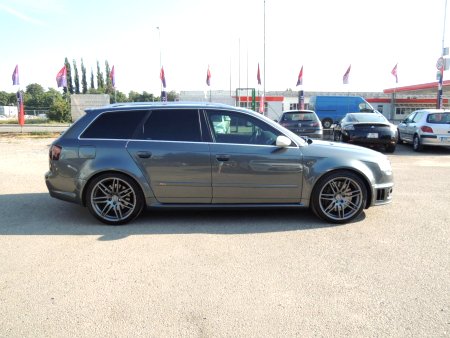 Audi RS4, 2008 - pohled č. 5