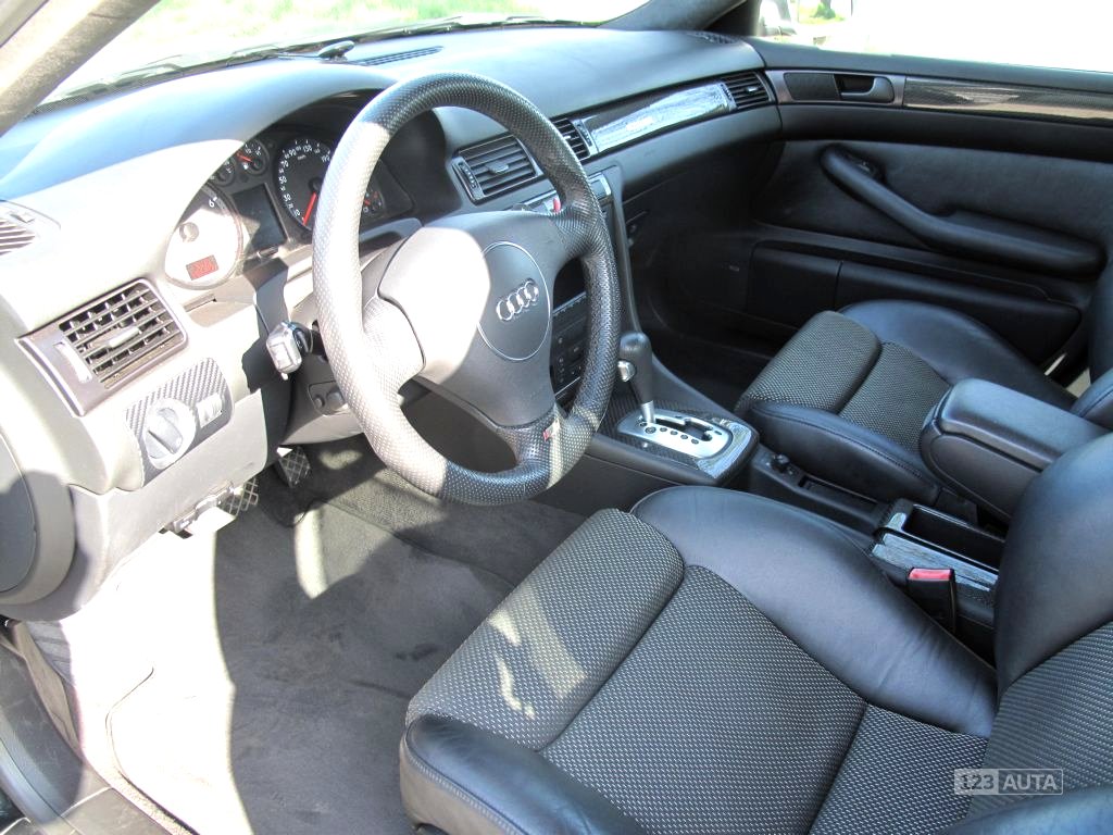 Audi RS6, 2003 - pohled č. 14