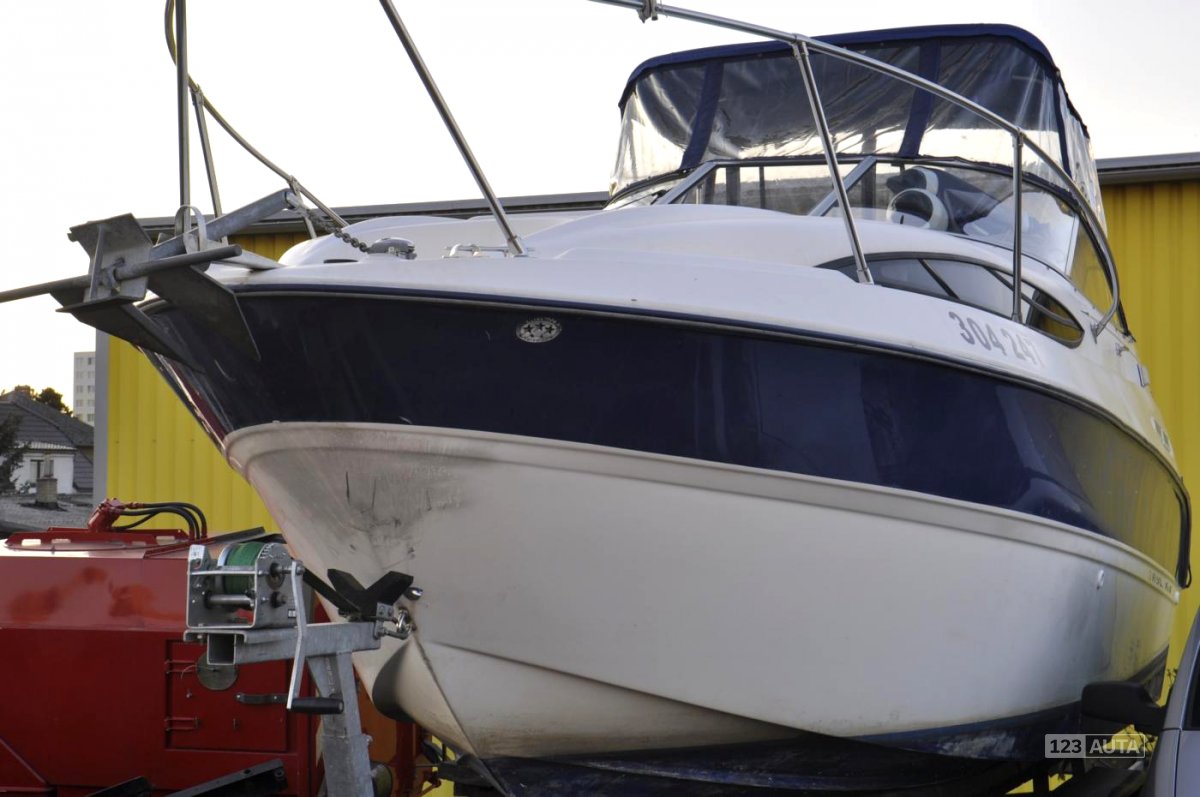 Bayliner 250, 2005 - celkový pohled