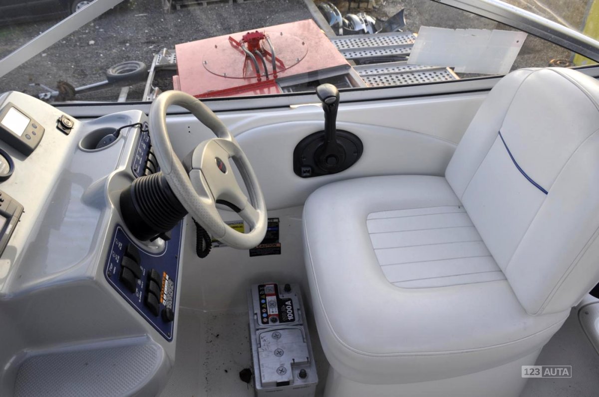 Bayliner 250, 2005 - pohled č. 11