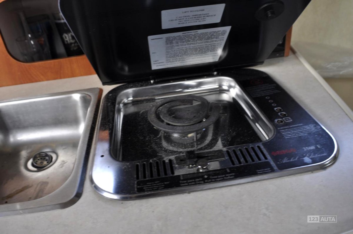 Bayliner 250, 2005 - pohled č. 17