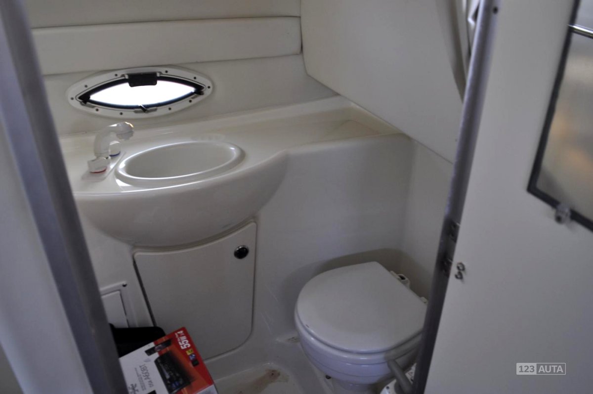 Bayliner 250, 2005 - pohled č. 19