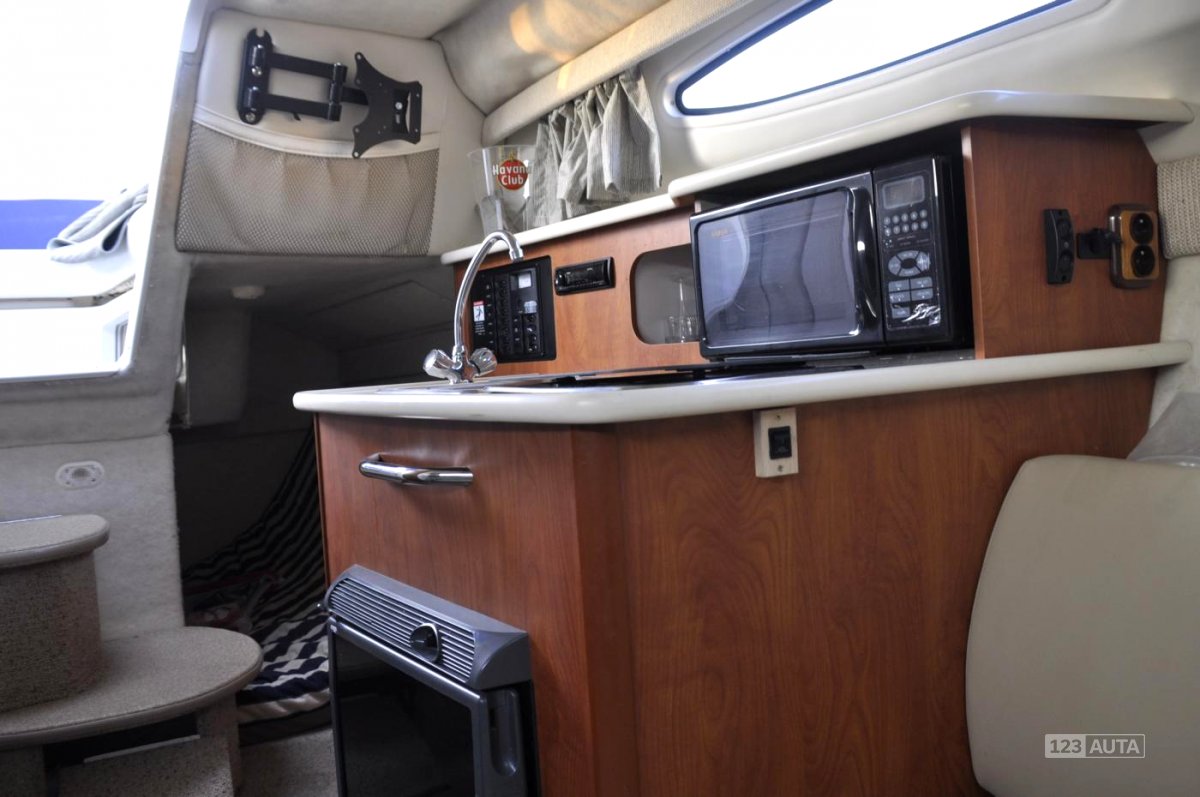 Bayliner 250, 2005 - pohled č. 21