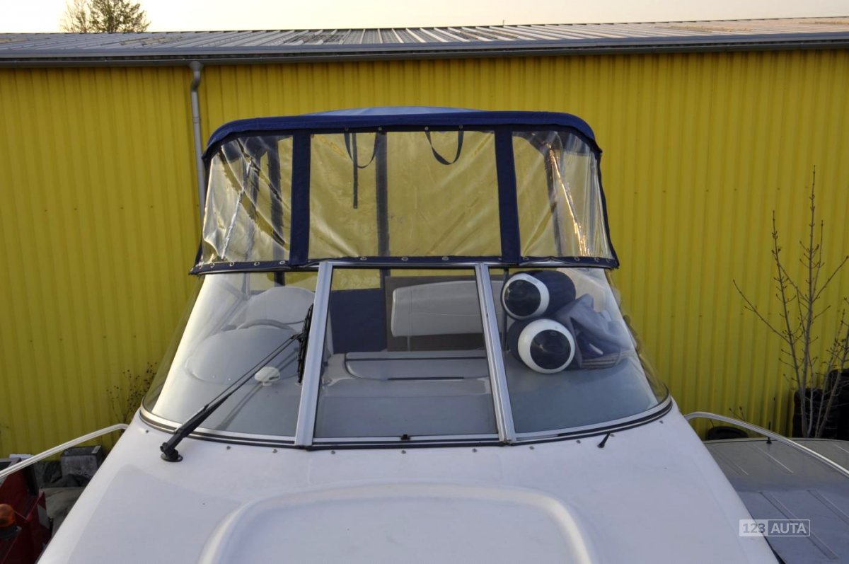 Bayliner 250, 2005 - pohled č. 4