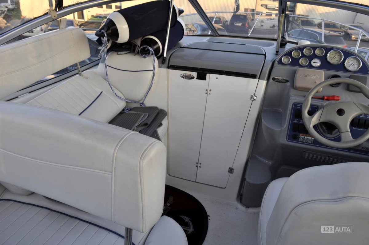 Bayliner 250, 2005 - pohled č. 6