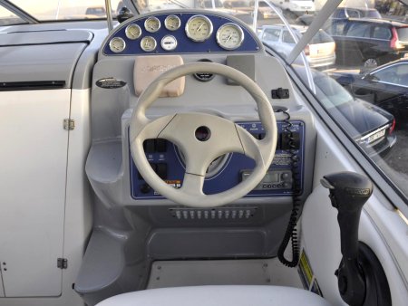 Bayliner 250, 2005 - pohled č. 8