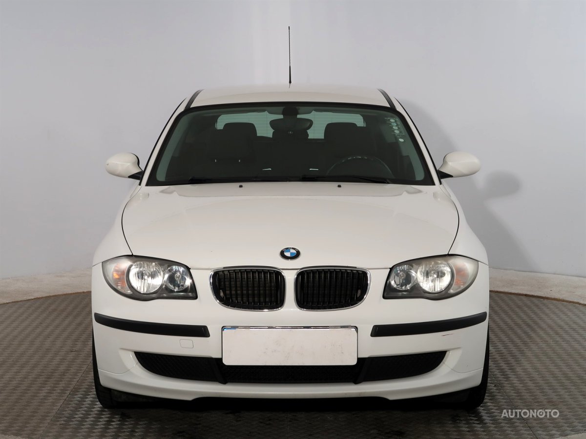 BMW 1, 2009 - pohled č. 2