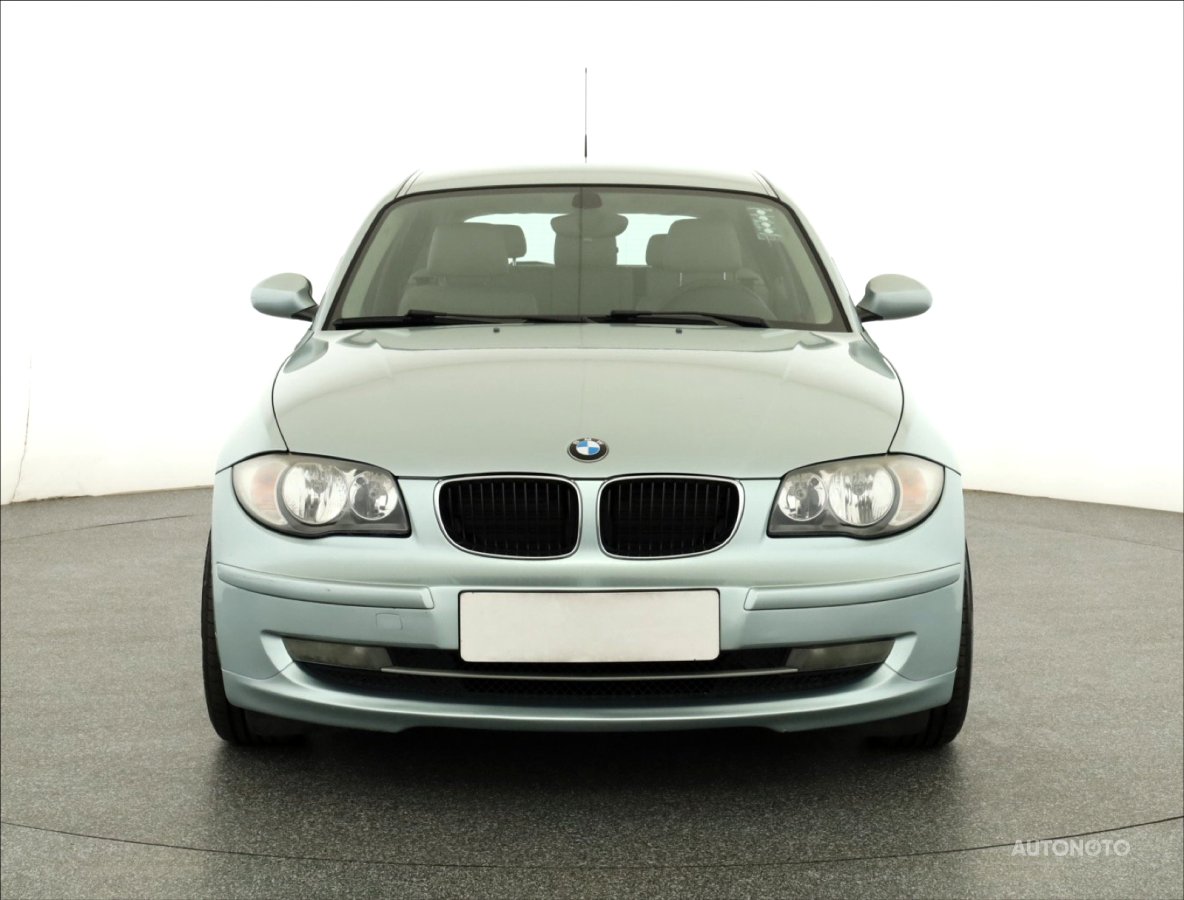BMW 1, 2009 - pohled č. 2