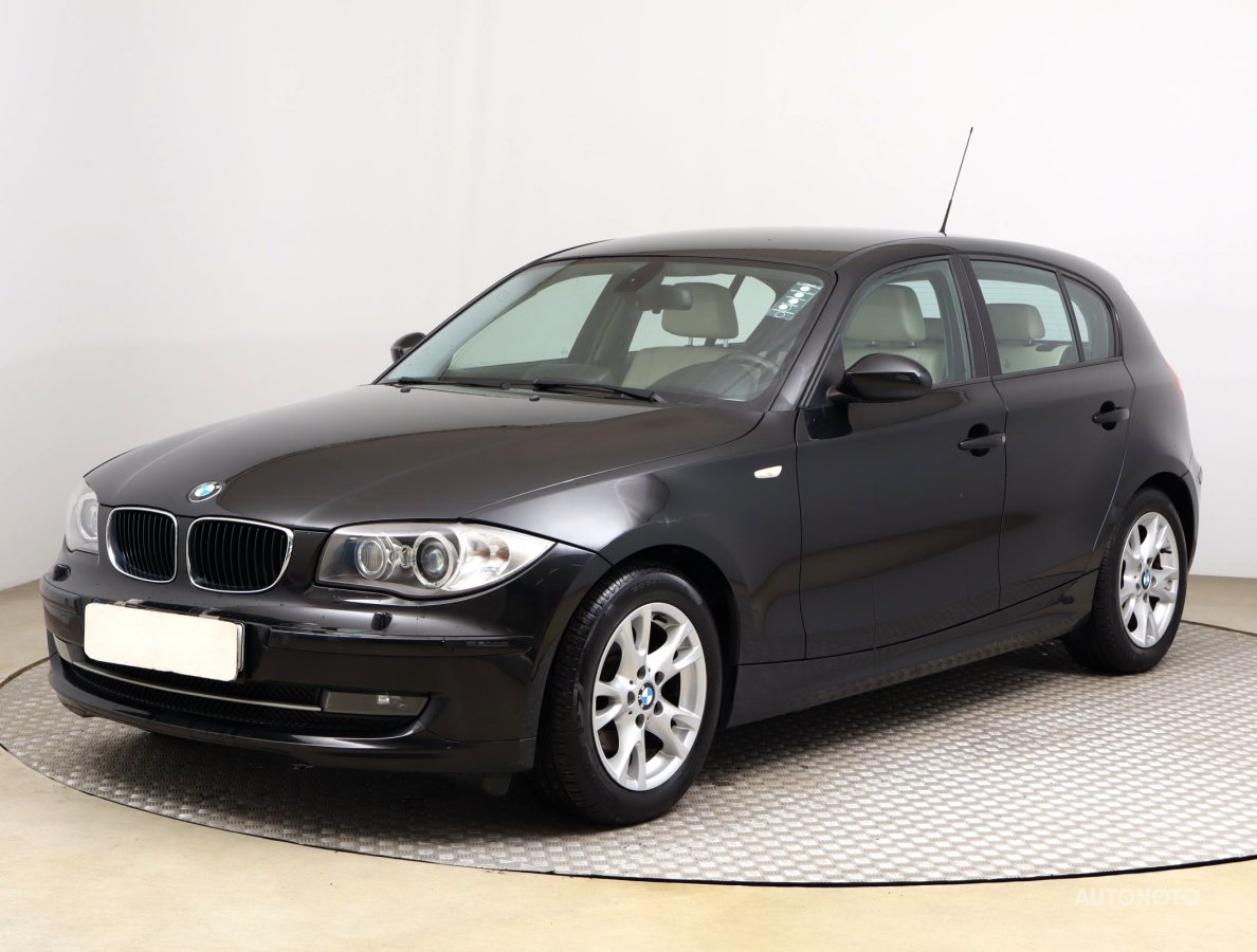 BMW 1, 2009 - pohled č. 3