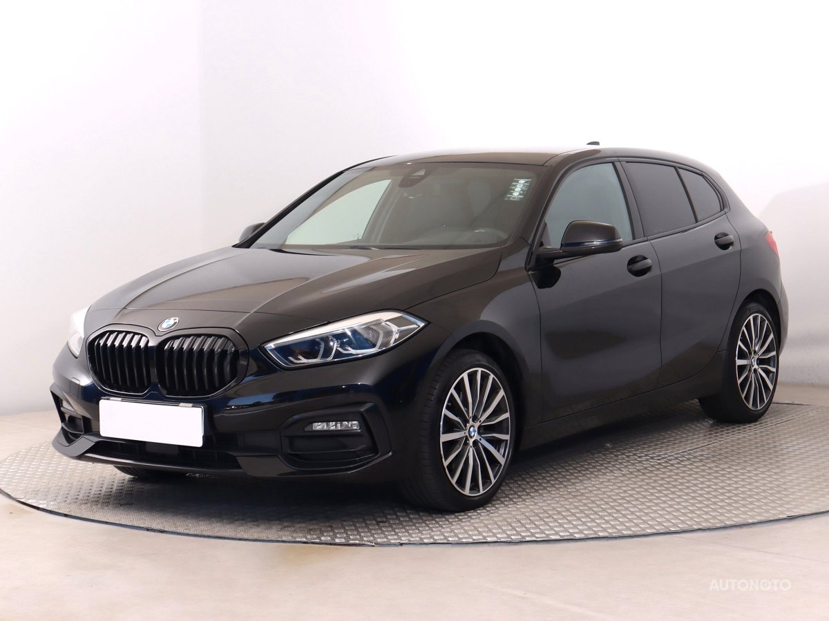 BMW 1, 2022 - pohled č. 3