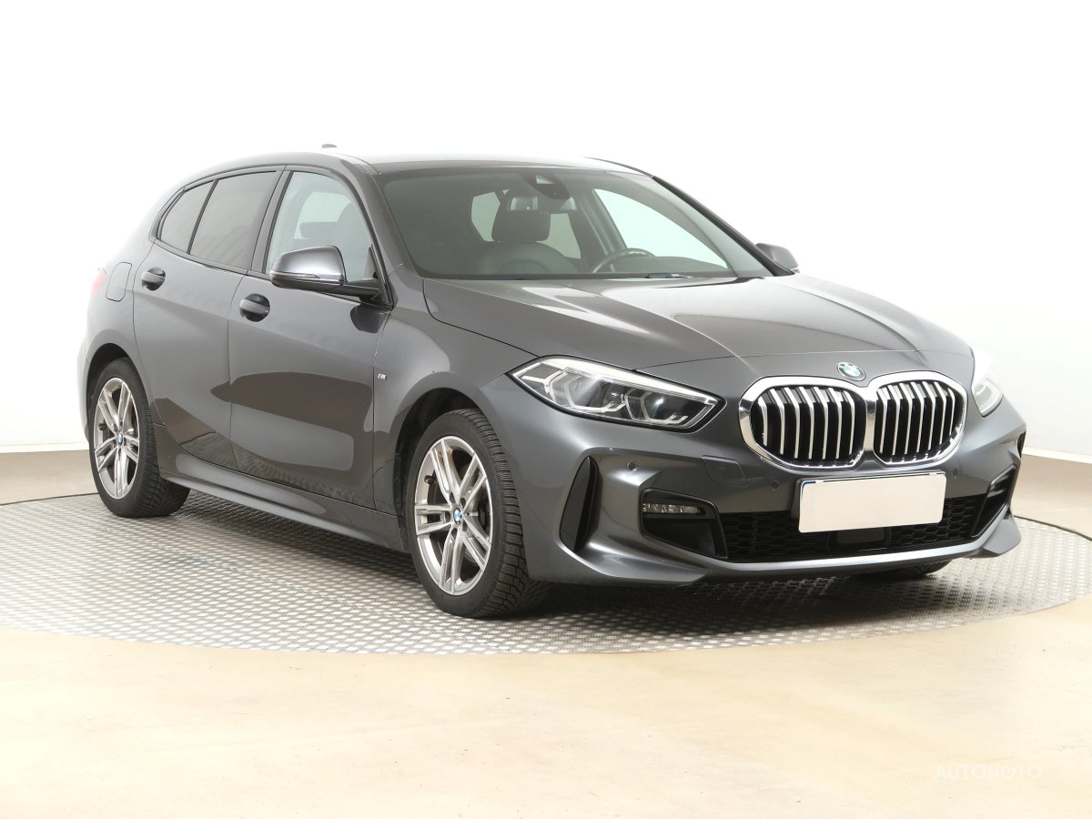 BMW 1, 2021 - celkový pohled