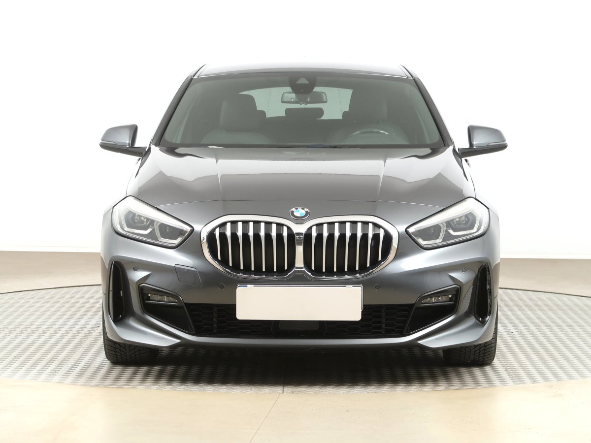 BMW 1, 2021 - pohled č. 2