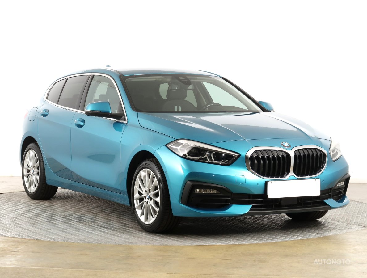 BMW 1, 2022 - celkový pohled
