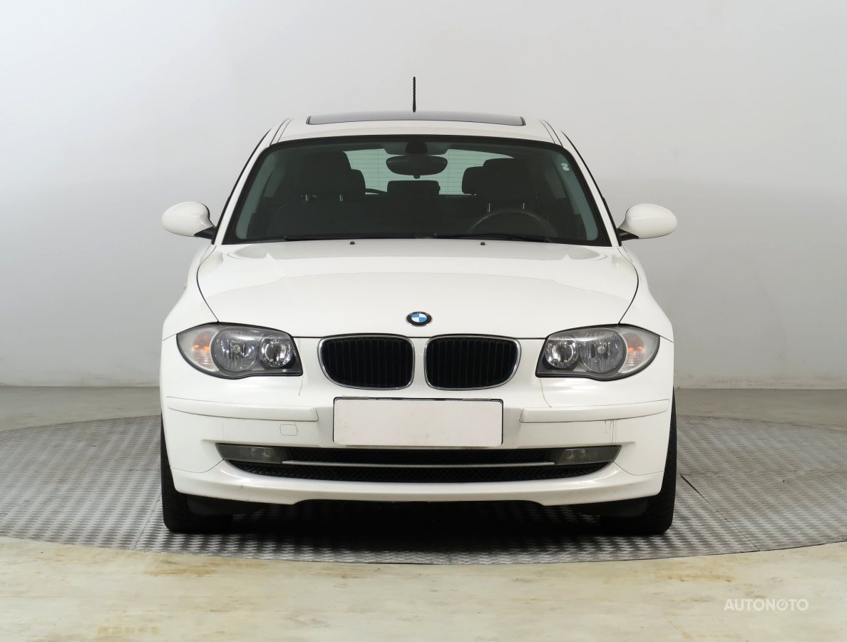 BMW 1, 2008 - pohled č. 2