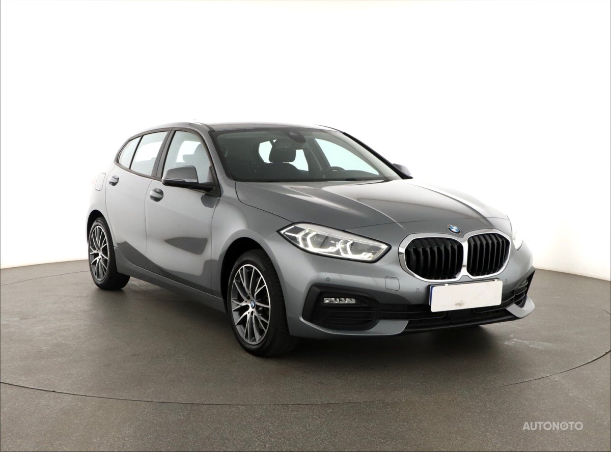 BMW 1, 2022 - celkový pohled