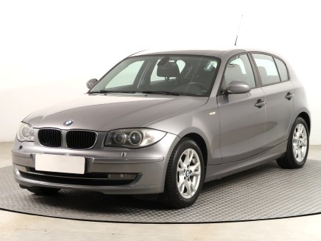 BMW 1, 2009 - pohled č. 3