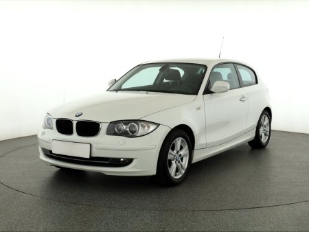 BMW 1, 2009 - pohled č. 3