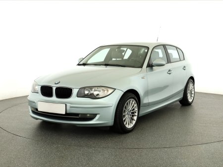 BMW 1, 2009 - pohled č. 3