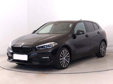 BMW 1, 2022 - pohled č. 3