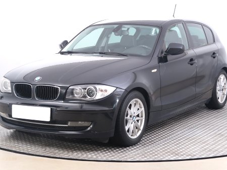 BMW 1, 2010 - pohled č. 3