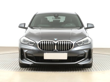BMW 1, 2021 - pohled č. 2